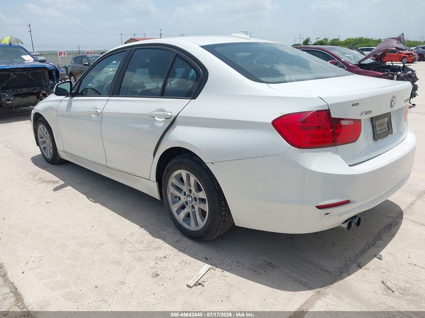 Vin: wba3b5g53fns17119, lot: 46140963, bmw 328i xdrive 20153