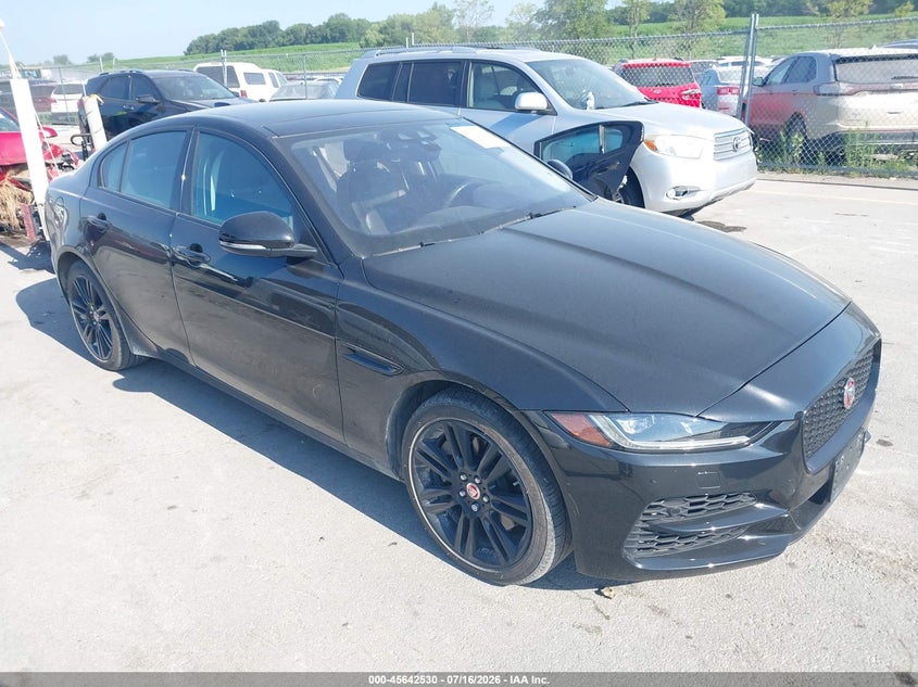 JAGUAR XE