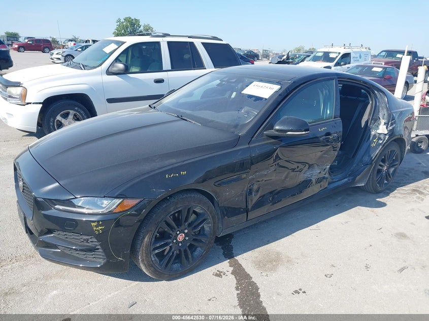 JAGUAR XE - zdjęcie 2