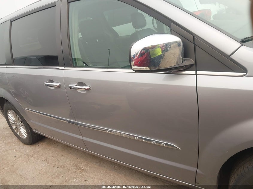 2015 Chrysler Town & Country Touring-L VIN: 2C4RC1CG0FR610301 Lot: 45642536