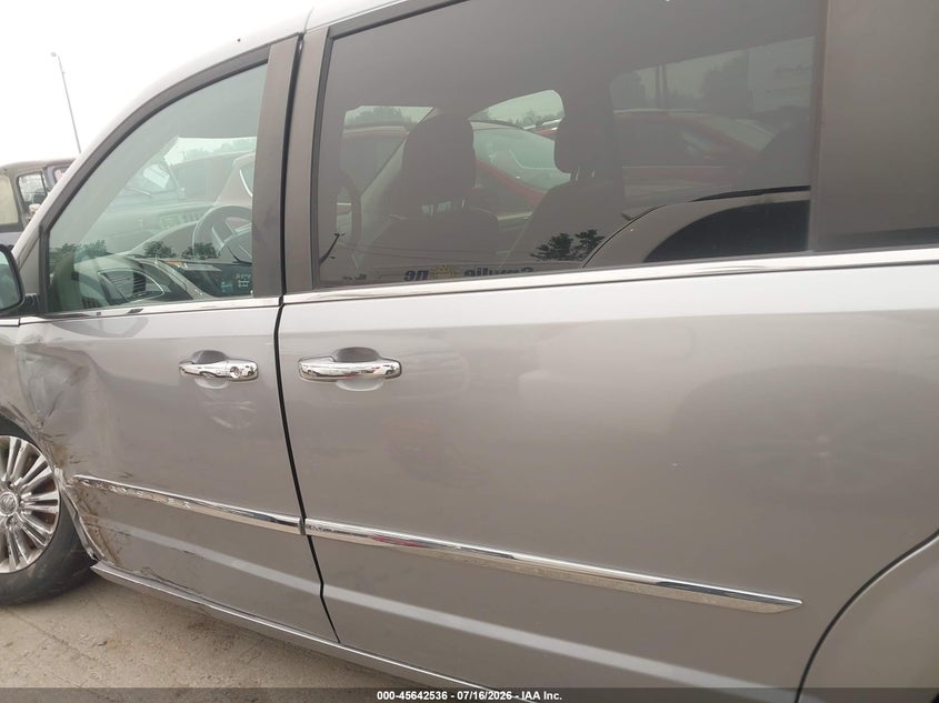2015 Chrysler Town & Country Touring-L VIN: 2C4RC1CG0FR610301 Lot: 45642536