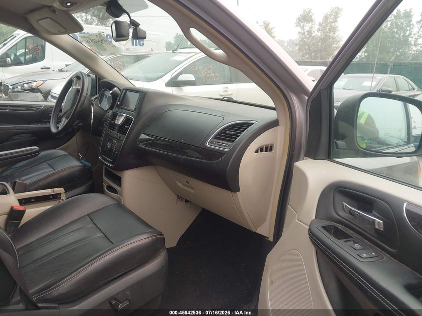 2015 Chrysler Town & Country Touring-L VIN: 2C4RC1CG0FR610301 Lot: 45642536