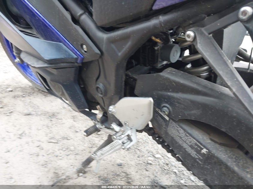 2024 Yamaha Yzfr3 A VIN: MH3RH18Y1RK017179 Lot: 45642576