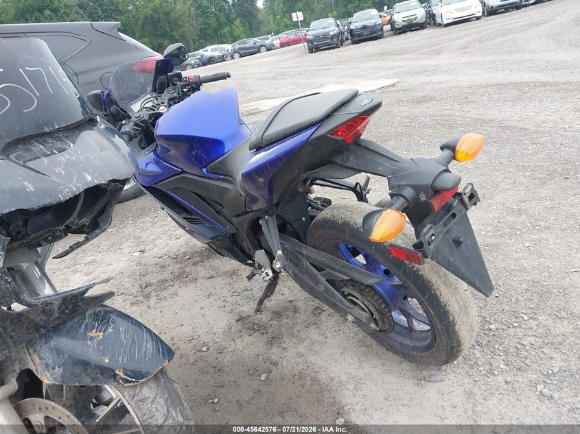 2024 YAMAHA YZFR3 auction photo 3