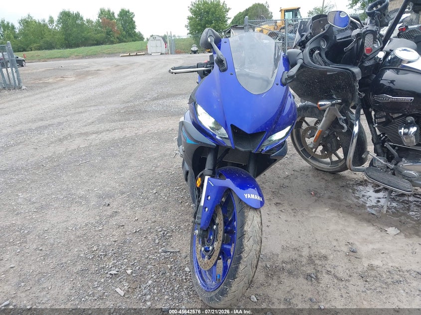 2024 YAMAHA YZFR3 auction photo 5