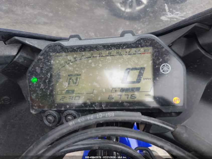 2024 YAMAHA YZFR3 auction photo 7