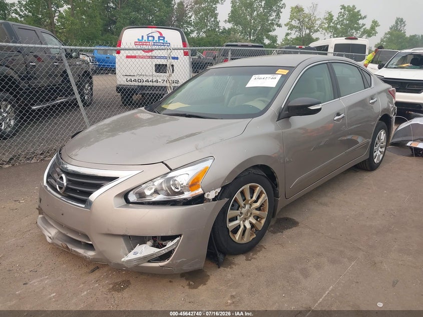 2013 Nissan Altima, Front & Rear, IAAI, VIN 1N4AL3AP0DC290436 — photo 2