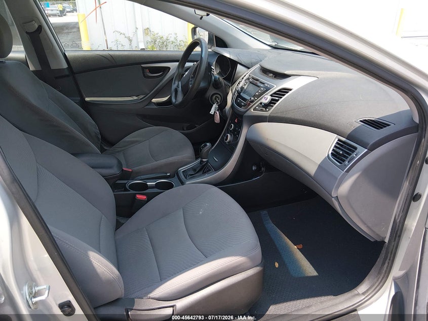 2015 HYUNDAI ELANTRA auction photo 5