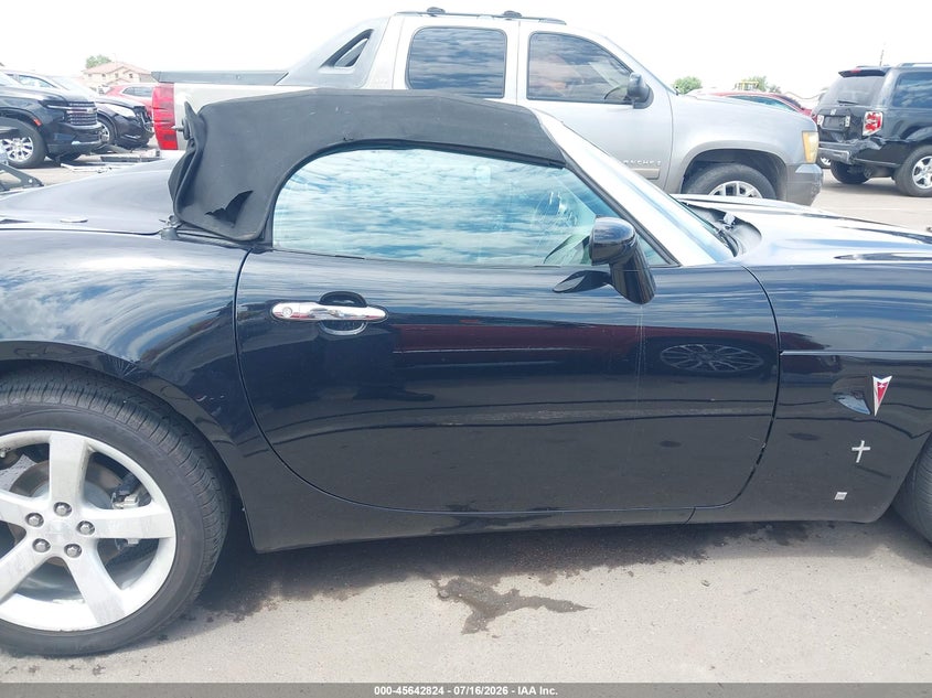2008 Pontiac Solstice VIN: 1G2MB35B78Y120211 Lot: 45642824