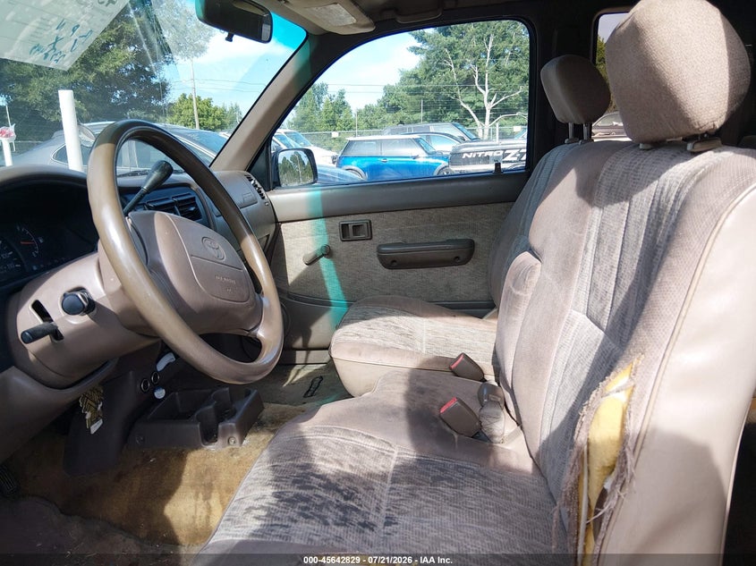 1998 Toyota Tacoma VIN: 4TAVL52N2WZ064284 Lot: 45642829