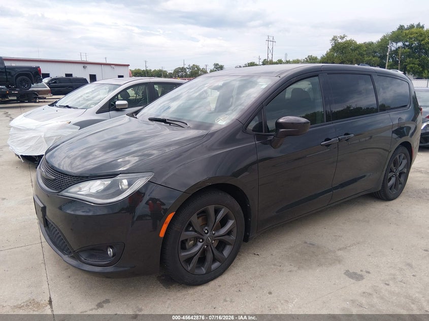 Vin: 2c4rc1fg2lr229380, lot: 46141400, chrysler pacifica touring 20202
