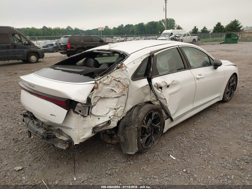 2025 KIA K5 auction photo 4