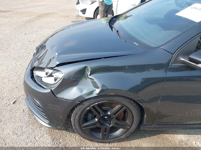 2013 Volkswagen Golf R 2-Door VIN: WVWRF7AJ6DW067727 Lot: 45642944