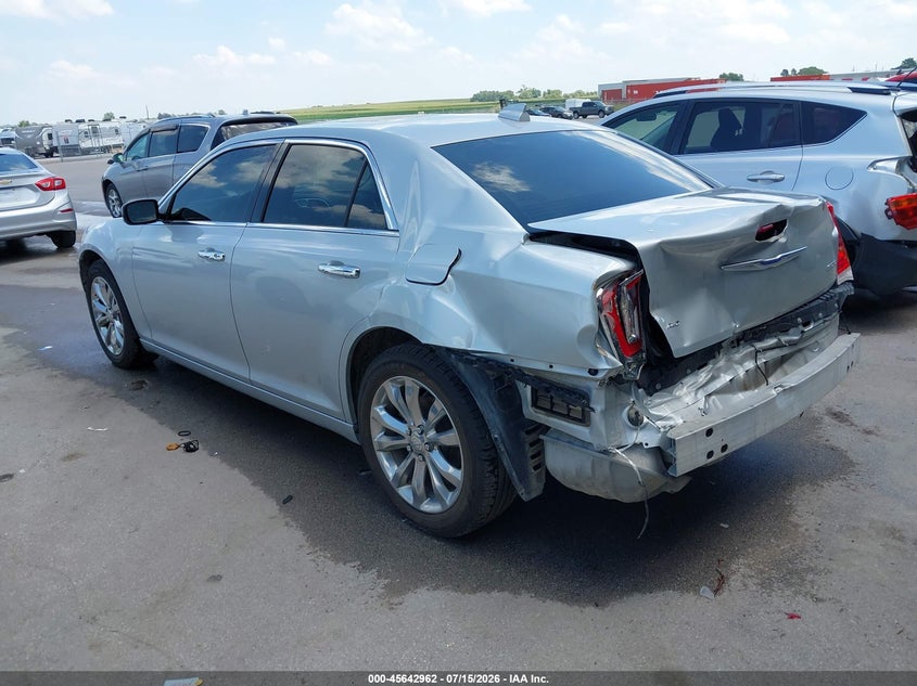 2019 CHRYSLER 300 auction photo 3