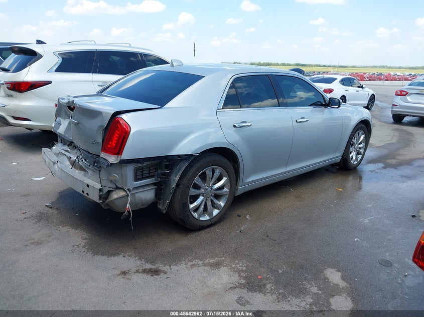 2019 CHRYSLER 300 auction photo 4