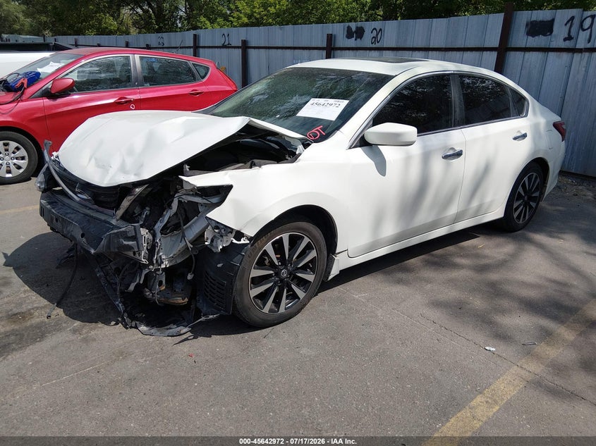 2018 Nissan Altima, Удар спереду, IAAI, VIN 1N4AL3AP0JC163178 — фото 2
