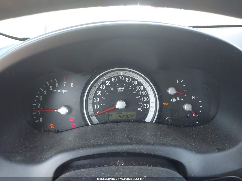 2008 HYUNDAI ENTOURAGE auction photo 7