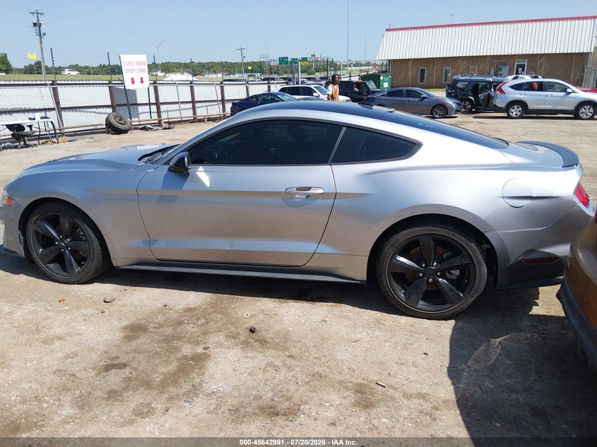FORD MUSTANG - zdjęcie 13