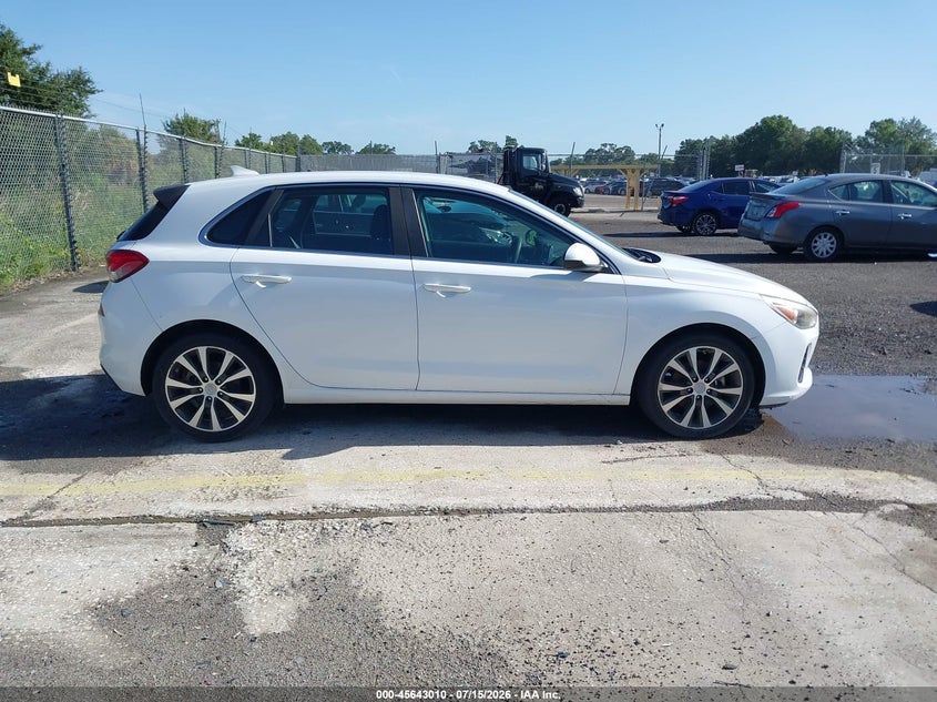 2018 HYUNDAI ELANTRA GT — Photo 13