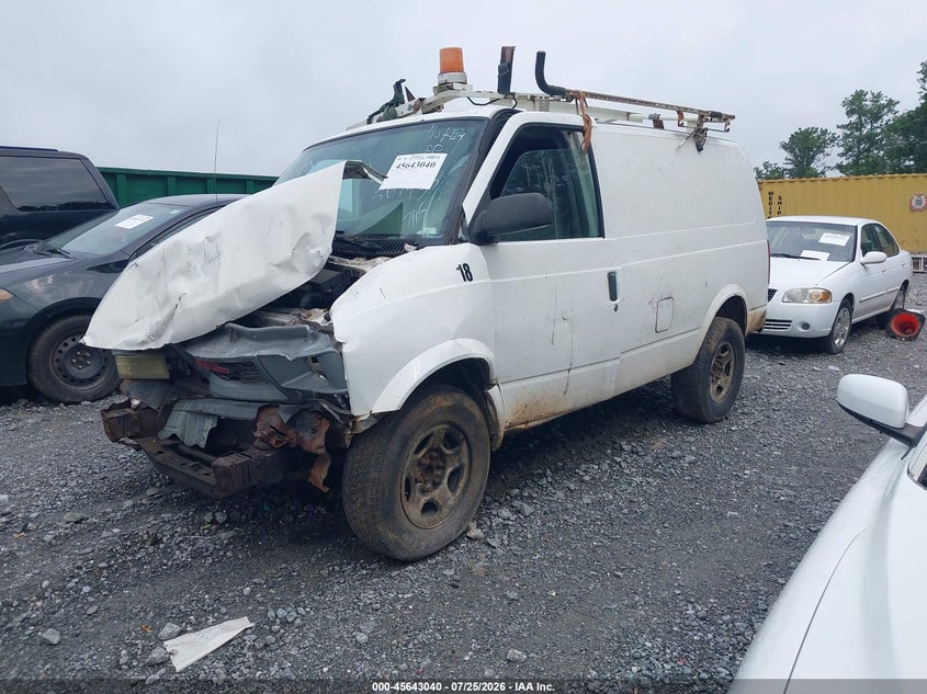 2005 GMC SAFARI auction photo 2