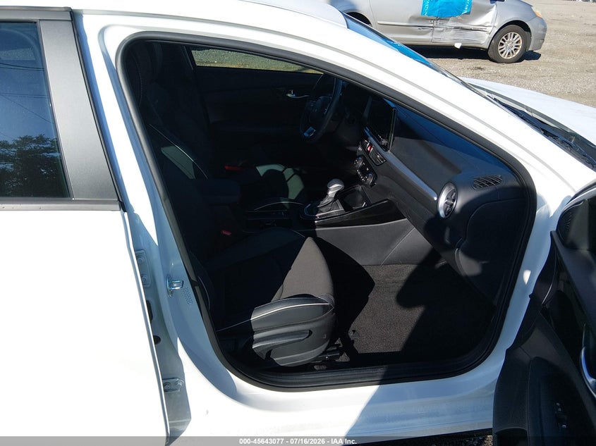 2024 KIA FORTE auction photo 5