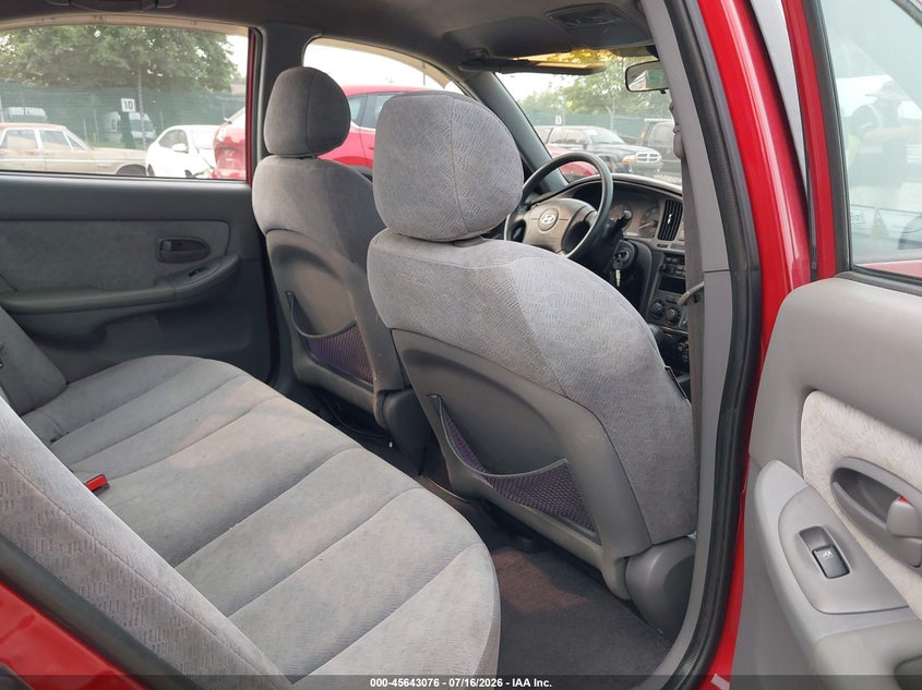 2005 HYUNDAI ELANTRA auction photo 8