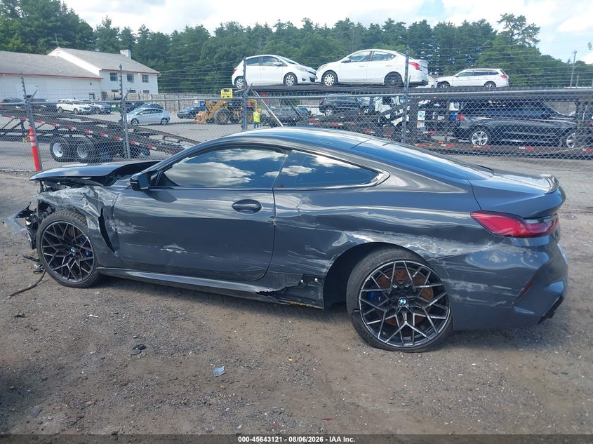 Фото 14 - BMW M8