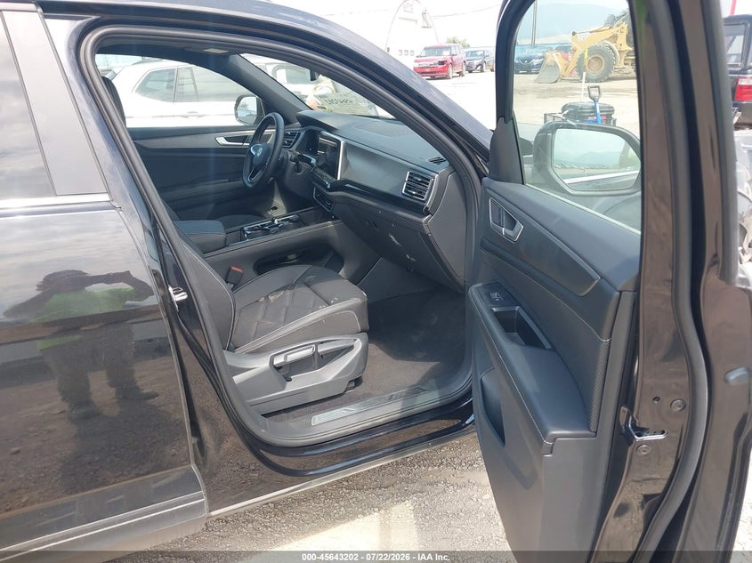 2026 VOLKSWAGEN ATLAS CROSS SPORT auction photo 5
