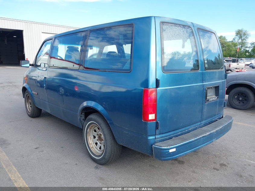 1992 CHEVROLET ASTRO auction photo 3