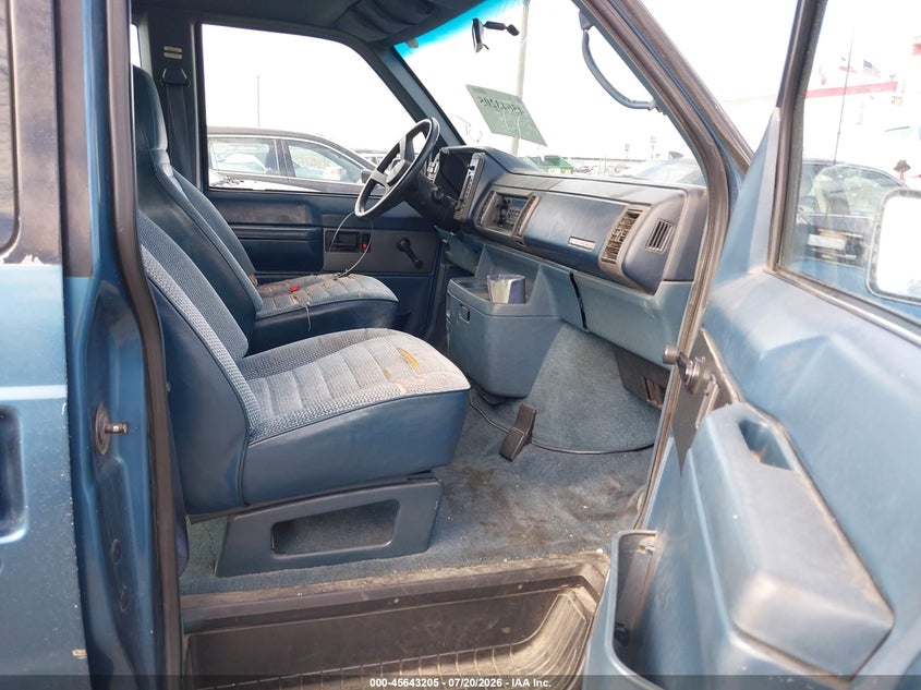 1992 CHEVROLET ASTRO auction photo 5