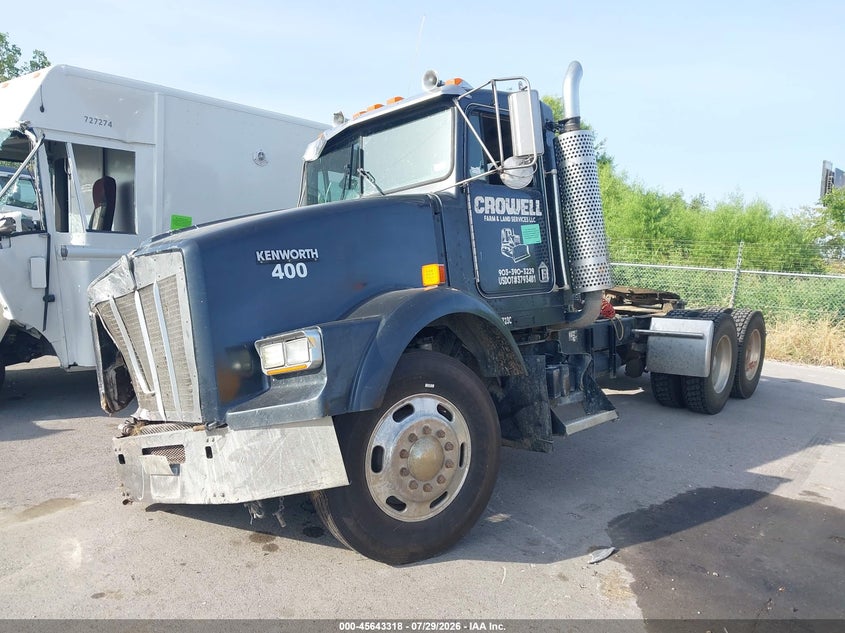 2000 KENWORTH CONSTRUCTION auction photo 2