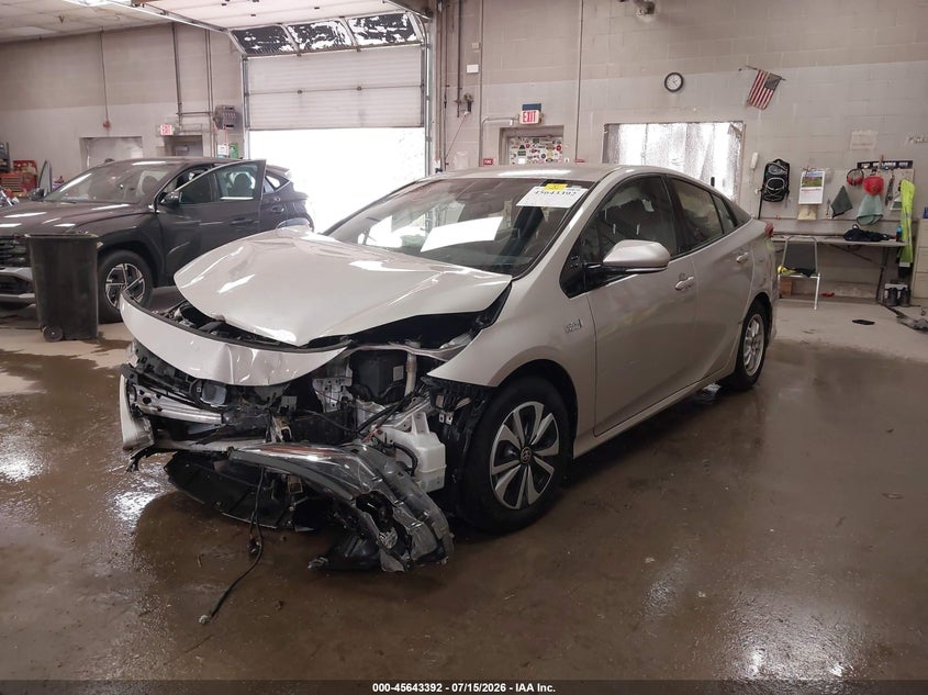 2017 TOYOTA PRIUS PRIME auction photo 2
