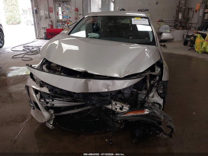 2017 TOYOTA PRIUS PRIME auction photo 6