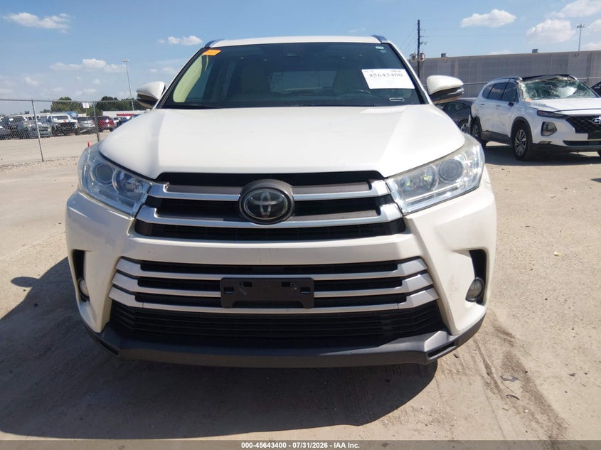 TOYOTA HIGHLANDER - zdjęcie 13