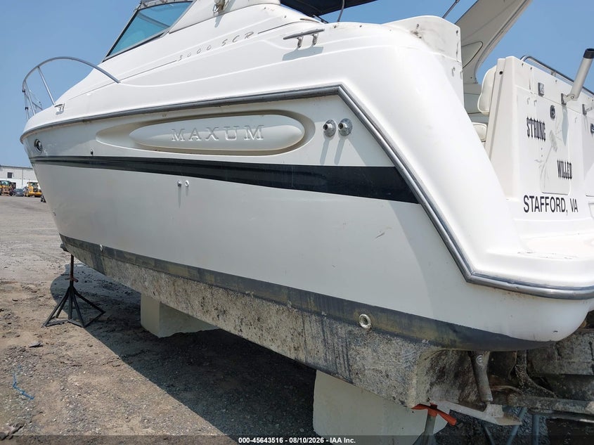 1999 MAXUM 32' auction photo 3