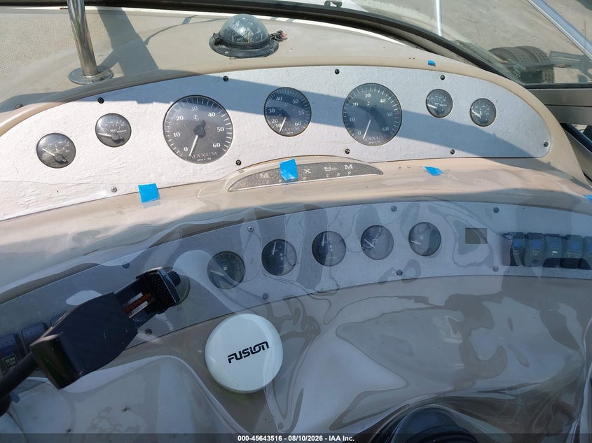 1999 MAXUM 32' auction photo 7
