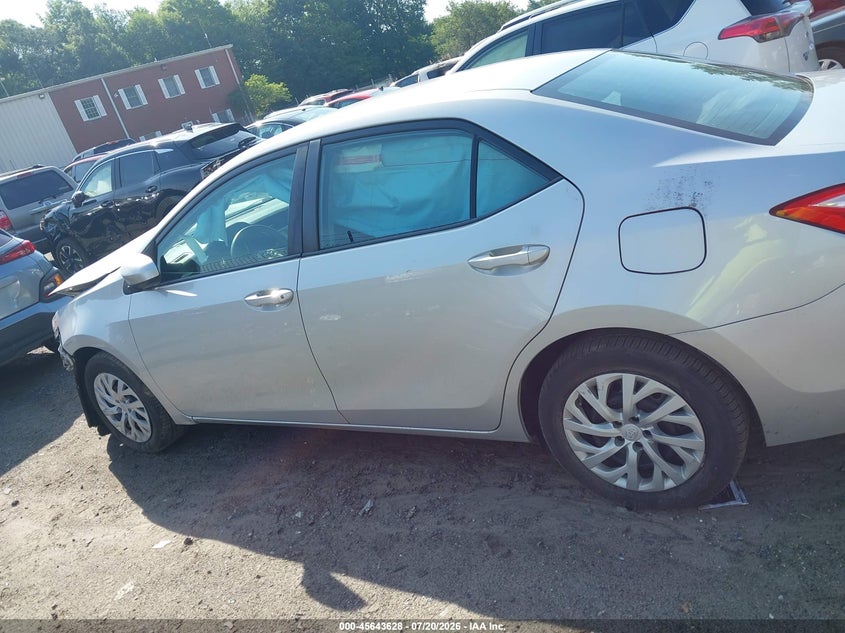 TOYOTA COROLLA - zdjęcie 14