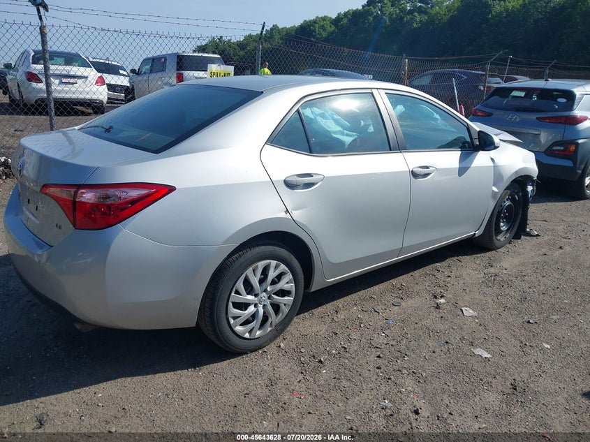 TOYOTA COROLLA - zdjęcie 4