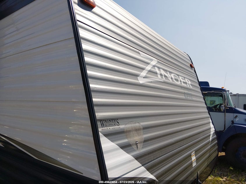 2019 KEYSTONE ZINGER auction photo 6