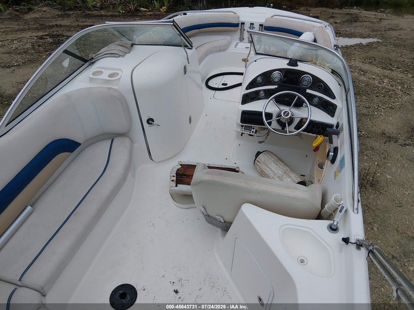 2004 HURRICANE 23' auction photo 8
