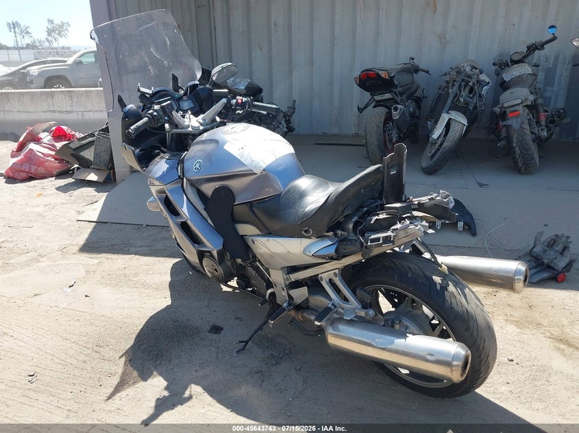 2004 YAMAHA FJR1300 auction photo 3