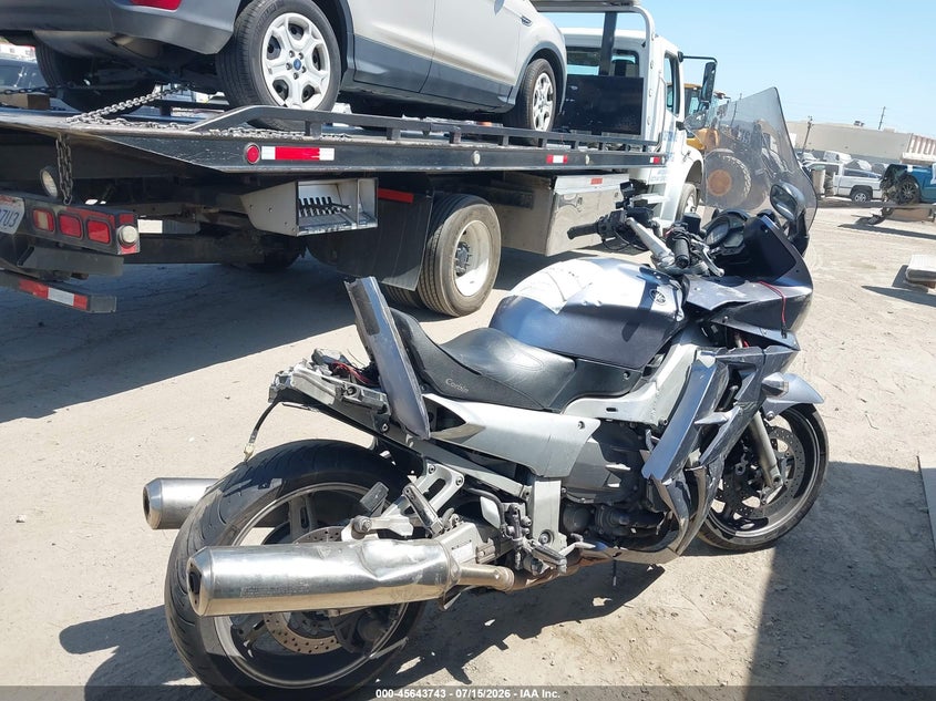 2004 YAMAHA FJR1300 auction photo 4