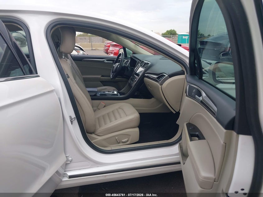 2019 FORD FUSION auction photo 5