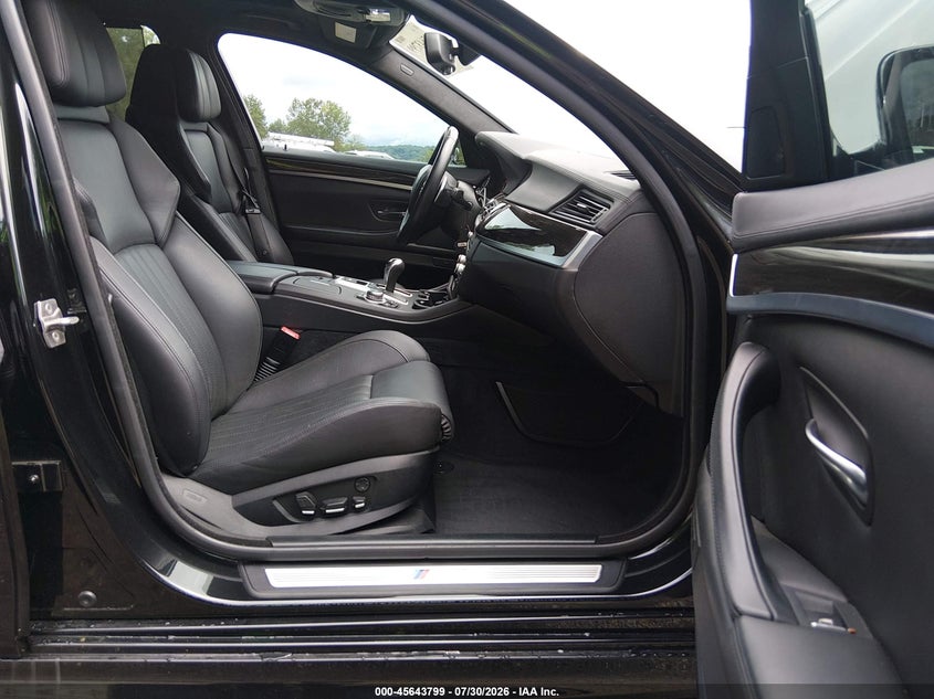 2013 BMW M5 auction photo 5