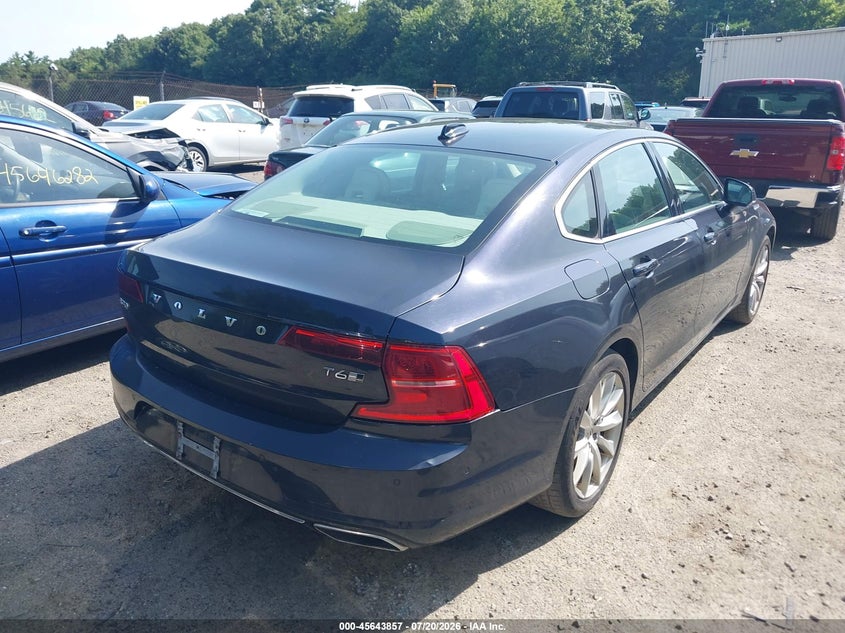 2017 VOLVO S90 auction photo 4