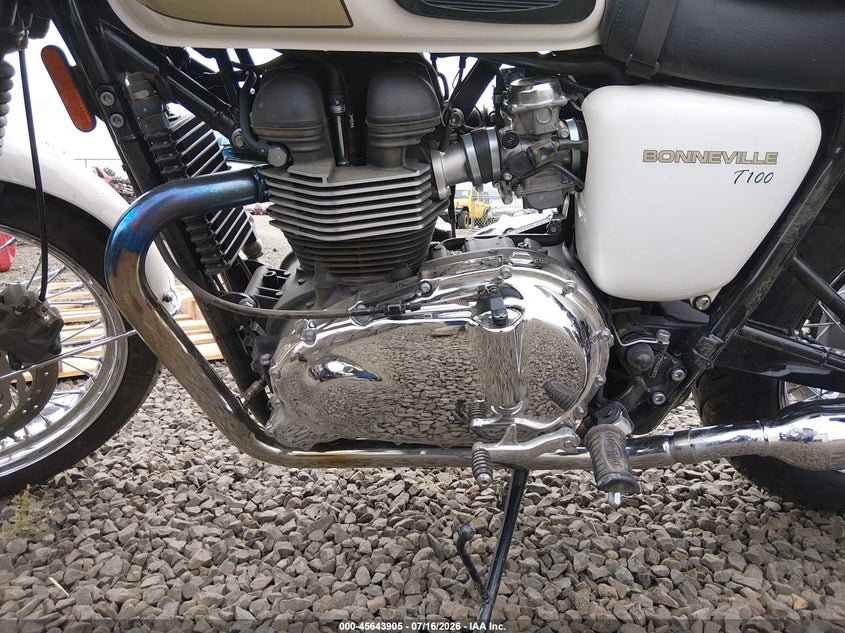 TRIUMPH BONNEVILLE 2016