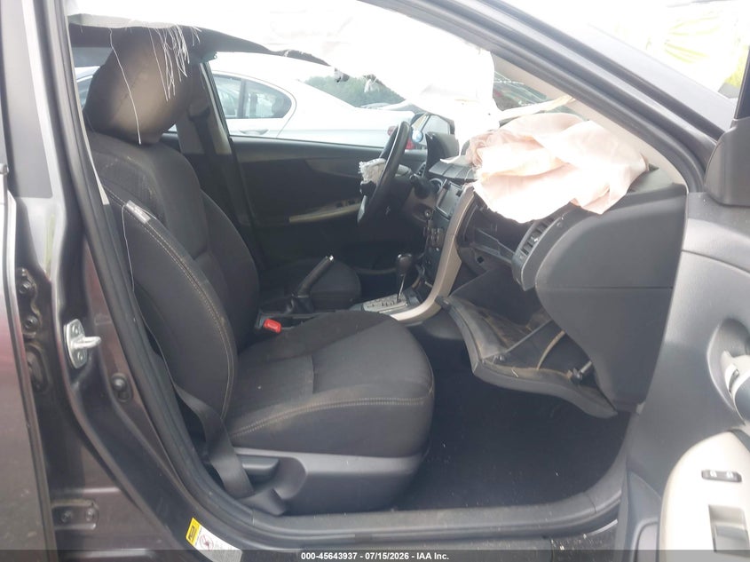 2013 TOYOTA COROLLA auction photo 5