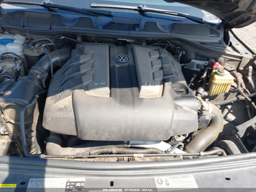 2014 Volkswagen Touareg Tdi Lux VIN: WVGEP9BP8ED001134 Lot: 45644148