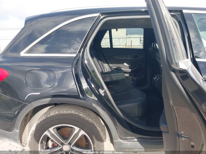 MERCEDES-BENZ GLC 300 - zdjęcie 8