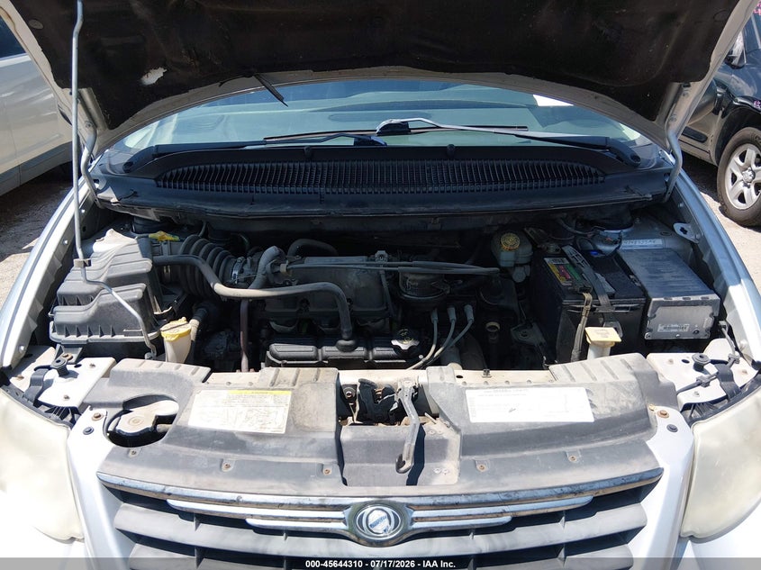 2005 Chrysler Town & Country Lx VIN: 2C4GP44R65R243335 Lot: 45644310